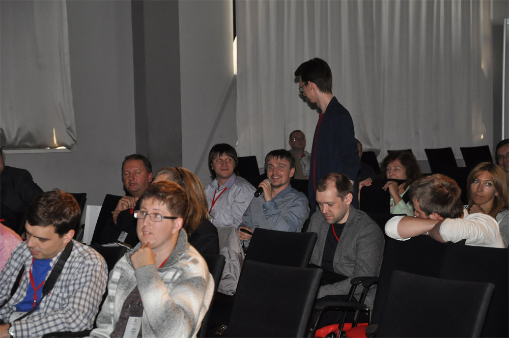 JoomlaDay Russia: присутствующие задают вопросы очередному докладчику